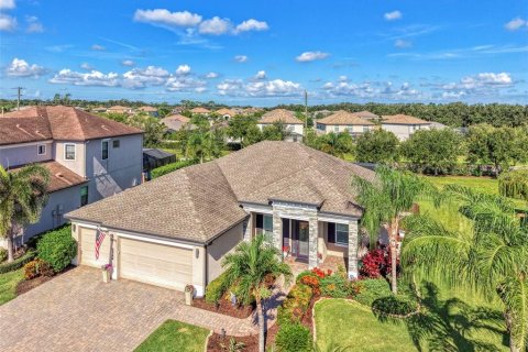 House in Bradenton, Florida 4 bedrooms, 252.79 sq.m. № 2312470 - photo 3