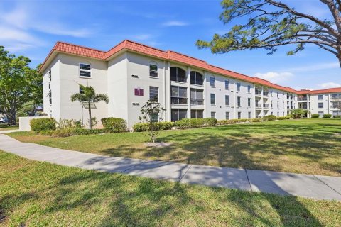 Copropriété à louer à Dunedin, Floride: 2 chambres, 86.4 m2 № 2386113 - photo 2