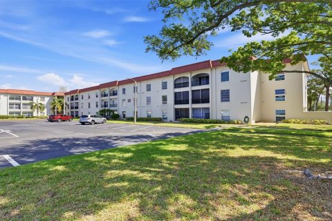 Condo à Dunedin, Floride, 2 chambres  № 2386113