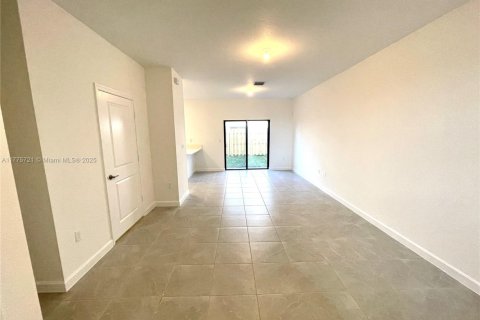 Touwnhouse à louer à Miami, Floride: 3 chambres, 123.65 m2 № 1693265 - photo 3