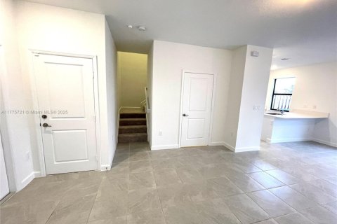 Touwnhouse à louer à Miami, Floride: 3 chambres, 123.65 m2 № 1693265 - photo 13