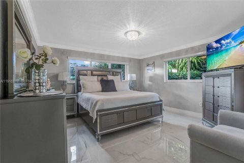 Villa ou maison à vendre à Miami, Floride: 5 chambres, 261.61 m2 № 1986448 - photo 11