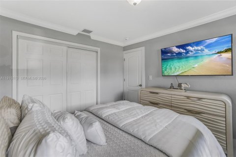 Villa ou maison à vendre à Miami, Floride: 5 chambres, 261.61 m2 № 1986448 - photo 16