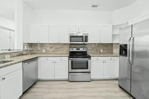 Townhouse in Miami, Florida 3 bedrooms, 193.24 sq.m. № 1953251 - photo 24