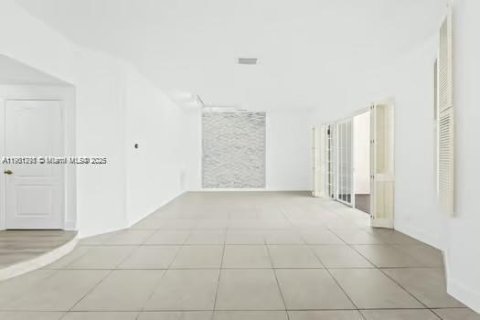 Townhouse in Miami, Florida 3 bedrooms, 193.24 sq.m. № 1953251 - photo 20