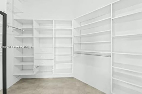 Townhouse in Miami, Florida 3 bedrooms, 193.24 sq.m. № 1953251 - photo 4