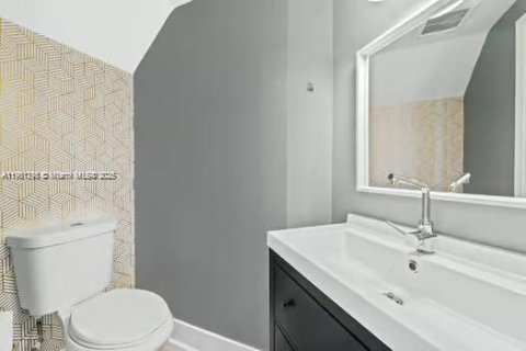 Townhouse in Miami, Florida 3 bedrooms, 193.24 sq.m. № 1953251 - photo 16