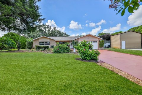 Casa en New Port Richey, Florida 4 dormitorios, 184.69 m2 № 2215780