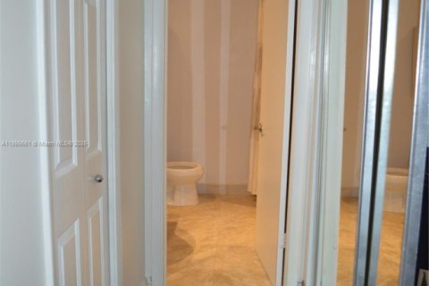 Снять в аренду кондоминиум в Уэстон, Флорида 1 спальня, 78.5м2, № 1950875 - фото 15