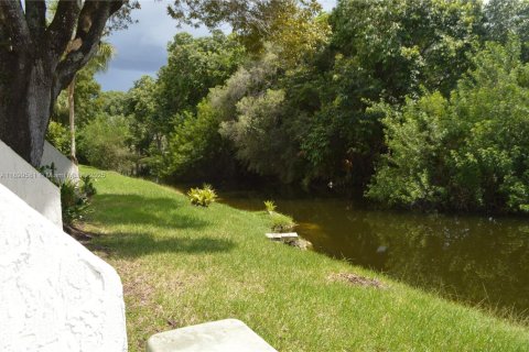 Снять в аренду кондоминиум в Уэстон, Флорида 1 спальня, 78.5м2, № 1950875 - фото 24