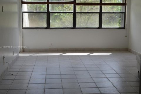 Снять в аренду кондоминиум в Уэстон, Флорида 1 спальня, 78.5м2, № 1950875 - фото 7