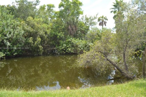 Снять в аренду кондоминиум в Уэстон, Флорида 1 спальня, 78.5м2, № 1950875 - фото 25