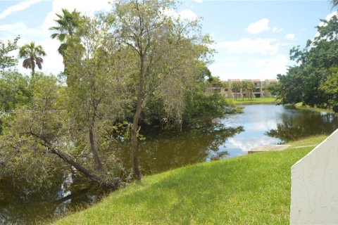 Снять в аренду кондоминиум в Уэстон, Флорида 1 спальня, 78.5м2, № 1950875 - фото 23