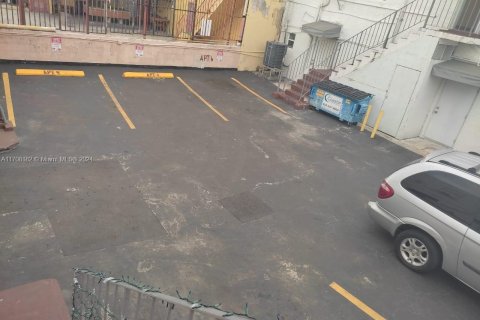 Propiedad comercial en venta en Miami, Florida № 1864460 - foto 4