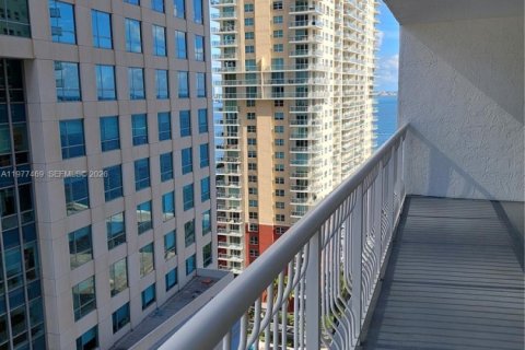 Condo in Miami, Florida, 1 bedroom  № 2041703 - photo 11