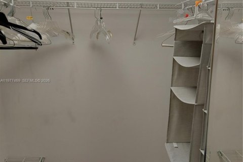 Condo in Miami, Florida, 1 bedroom  № 2041703 - photo 19