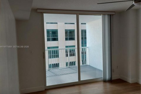 Condo in Miami, Florida, 1 bedroom  № 2041703 - photo 14