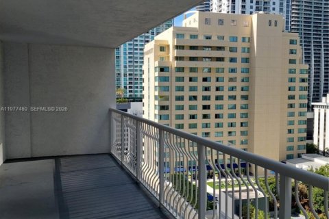 Condo in Miami, Florida, 1 bedroom  № 2041703 - photo 4