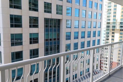 Condo in Miami, Florida, 1 bedroom  № 2041703 - photo 9
