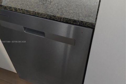 Condo in Miami, Florida, 1 bedroom  № 2041703 - photo 28