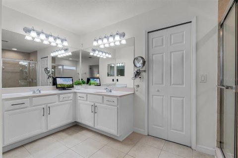 House in Orlando, Florida 4 bedrooms, 266.63 sq.m. № 1835394 - photo 11