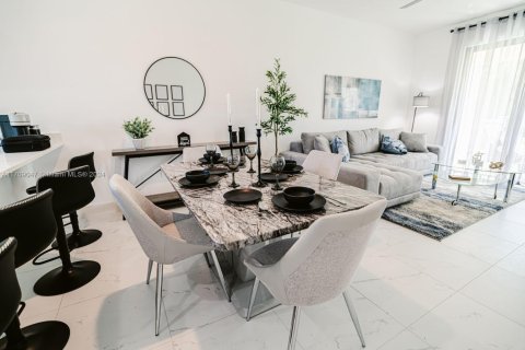 Propiedad comercial en venta en Lehigh Acres, Florida № 1696232 - foto 9