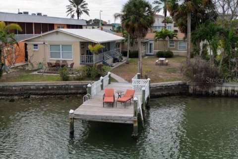 Terreno en venta en Redington Shores, Florida № 1915070 - foto 4