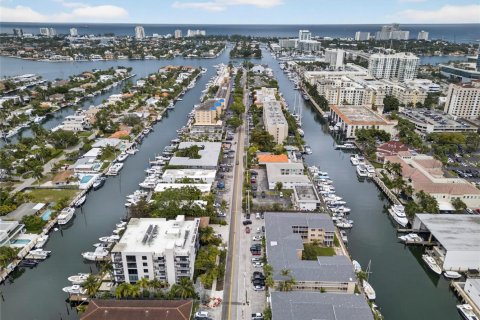 Condominio en Fort Lauderdale, Florida, 2 dormitorios № 2244577