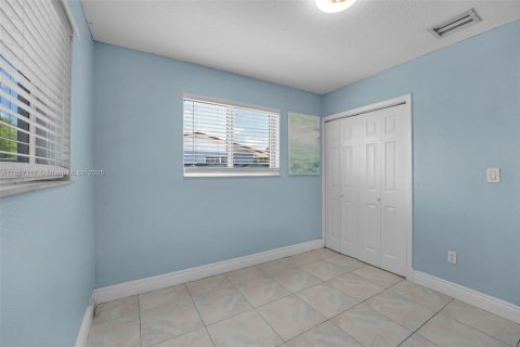 House in Miami, Florida 3 bedrooms, 98.1 sq.m. № 1883801 - photo 21