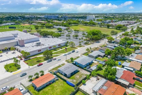 House in Miami, Florida 3 bedrooms, 98.1 sq.m. № 1883801 - photo 28
