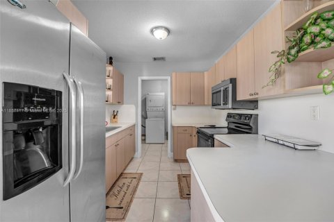 House in Miami, Florida 3 bedrooms, 98.1 sq.m. № 1883801 - photo 9