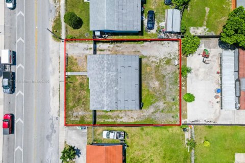 House in Miami, Florida 3 bedrooms, 98.1 sq.m. № 1883801 - photo 27