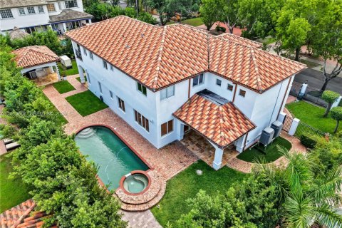 Купить виллу или дом в Майами-Лейкс, Флорида 5 спален, 341.51м2, № 2085457 - фото 10