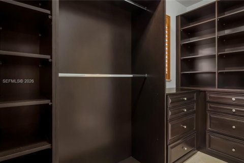 Купить виллу или дом в Майами-Лейкс, Флорида 5 спален, 341.51м2, № 2085457 - фото 18