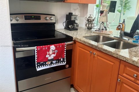 Condo in Hialeah, Florida, 2 bedrooms  № 1828336 - photo 6