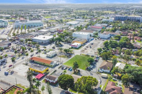 Propiedad comercial en venta en Homestead, Florida № 1862331 - foto 2