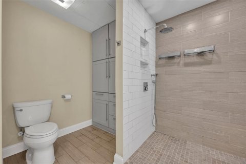 Casa en venta en Kissimmee, Florida, 3 dormitorios, 233 m2 № 1652327 - foto 25