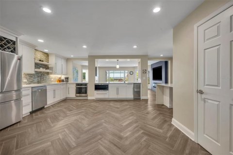 Casa en venta en Kissimmee, Florida, 3 dormitorios, 233 m2 № 1652327 - foto 7