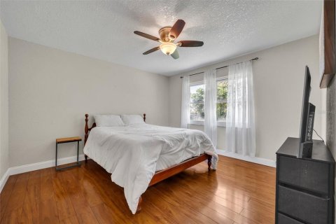 Casa en venta en Kissimmee, Florida, 3 dormitorios, 233 m2 № 1652327 - foto 27