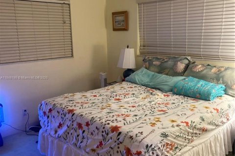 House in Pompano Beach, Florida 2 bedrooms, 160.54 sq.m. № 1848878 - photo 15