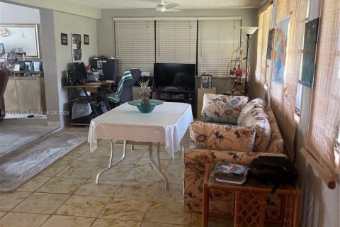 House in Pompano Beach, Florida 2 bedrooms, 160.54 sq.m. № 1848878 - photo 11