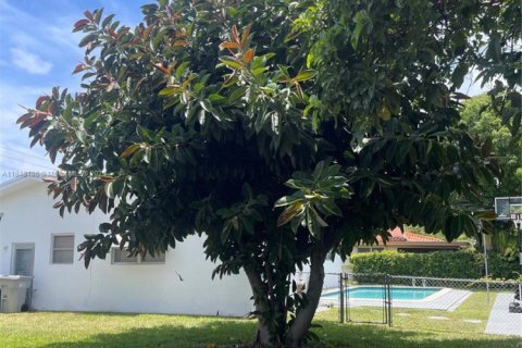 House in Pompano Beach, Florida 2 bedrooms, 160.54 sq.m. № 1848878 - photo 21