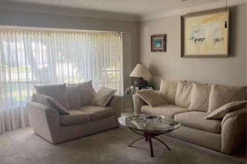 House in Pompano Beach, Florida 2 bedrooms, 160.54 sq.m. № 1848878 - photo 24