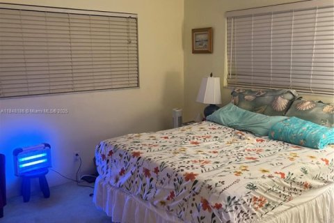 House in Pompano Beach, Florida 2 bedrooms, 160.54 sq.m. № 1848878 - photo 14