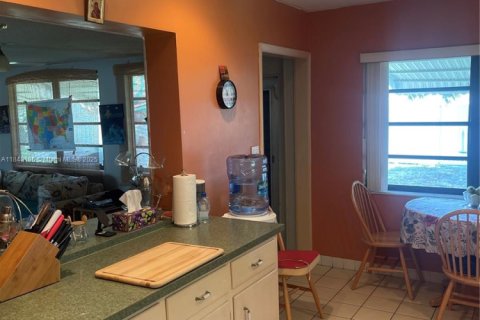 House in Pompano Beach, Florida 2 bedrooms, 160.54 sq.m. № 1848878 - photo 9