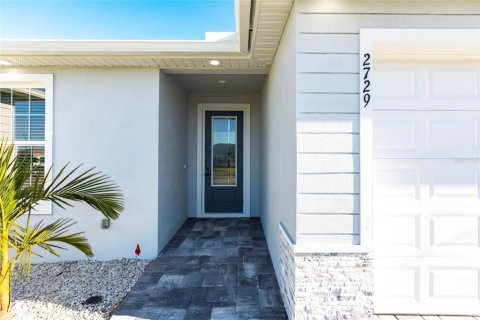 House in Cape Coral, Florida 4 bedrooms, 168.06 sq.m. № 1547837 - photo 3