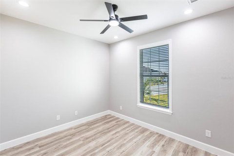 House in Cape Coral, Florida 4 bedrooms, 168.06 sq.m. № 1547837 - photo 26
