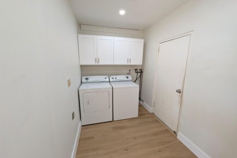 Casa en alquiler en Oakland Park, Florida, 3 dormitorios, 110.55 m2 № 2088204 - foto 14