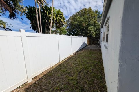 Casa en alquiler en Oakland Park, Florida, 3 dormitorios, 110.55 m2 № 2088204 - foto 5
