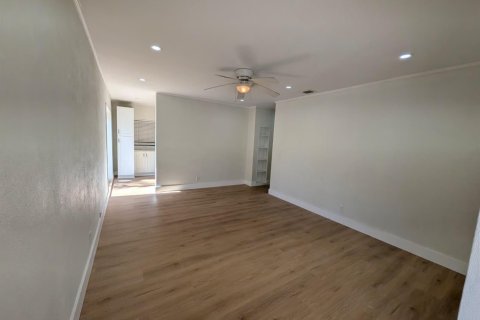 Casa en alquiler en Oakland Park, Florida, 3 dormitorios, 110.55 m2 № 2088204 - foto 20